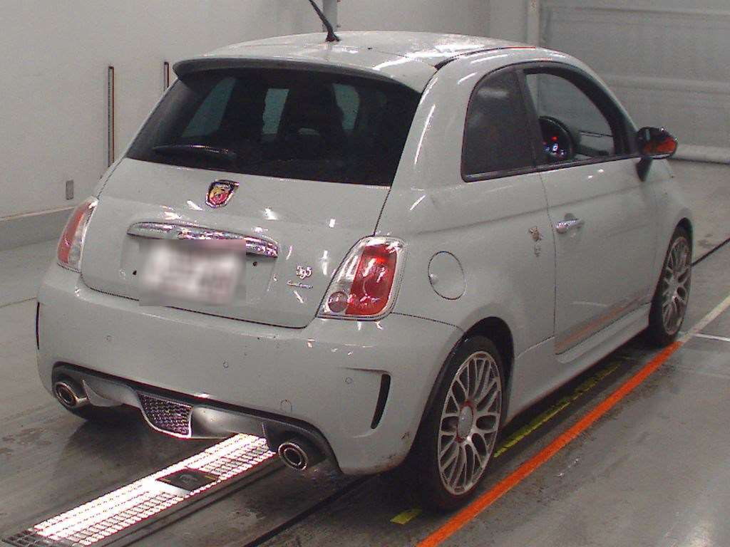 2016 Abarth Abarth 595 312142[1]