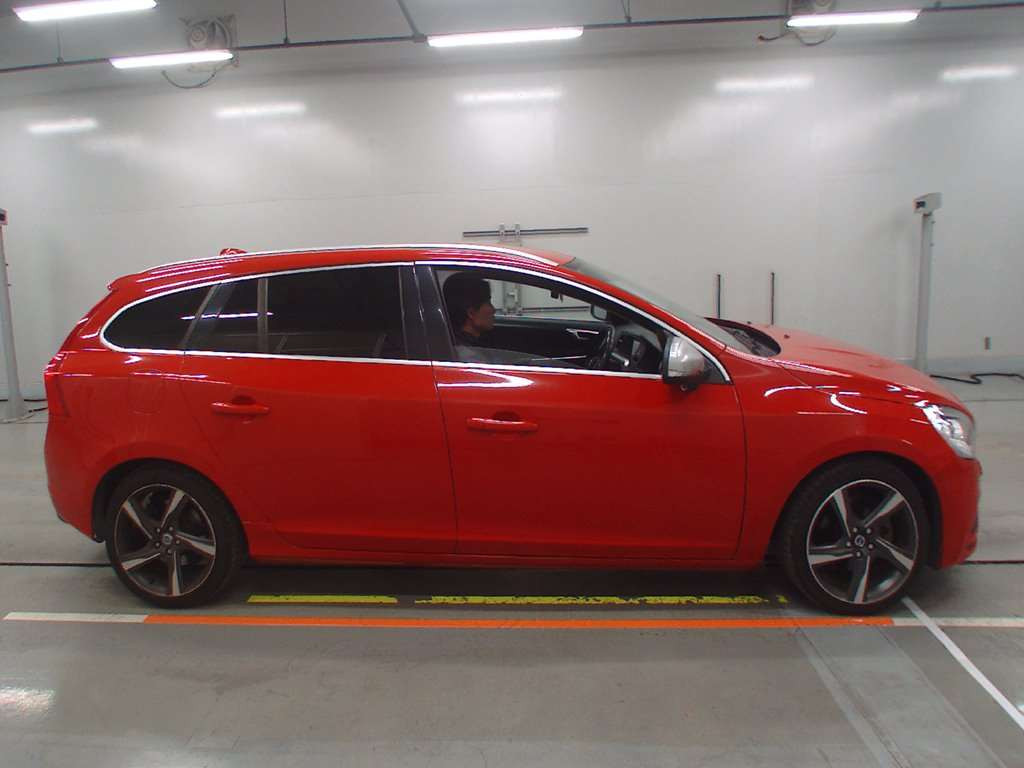 2013 Volvo V60 FB4164T[2]