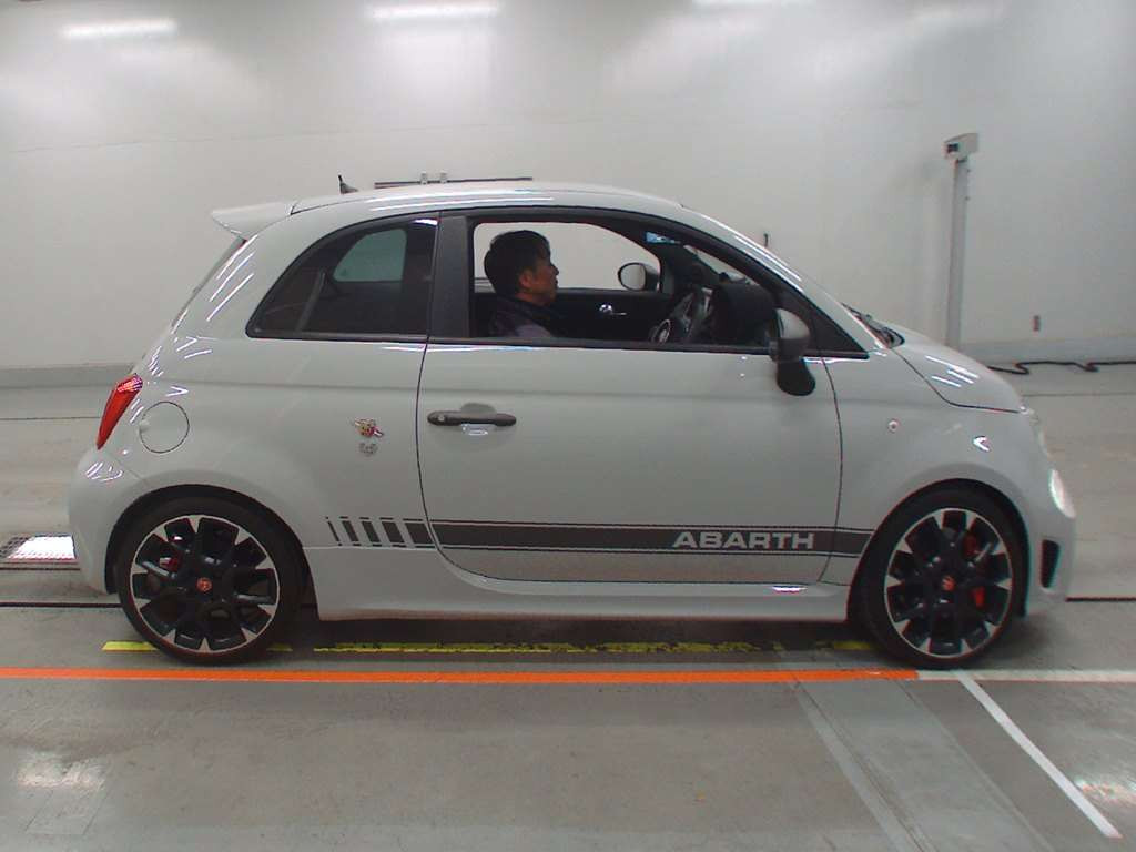 2018 Abarth Abarth 595 31214T[2]