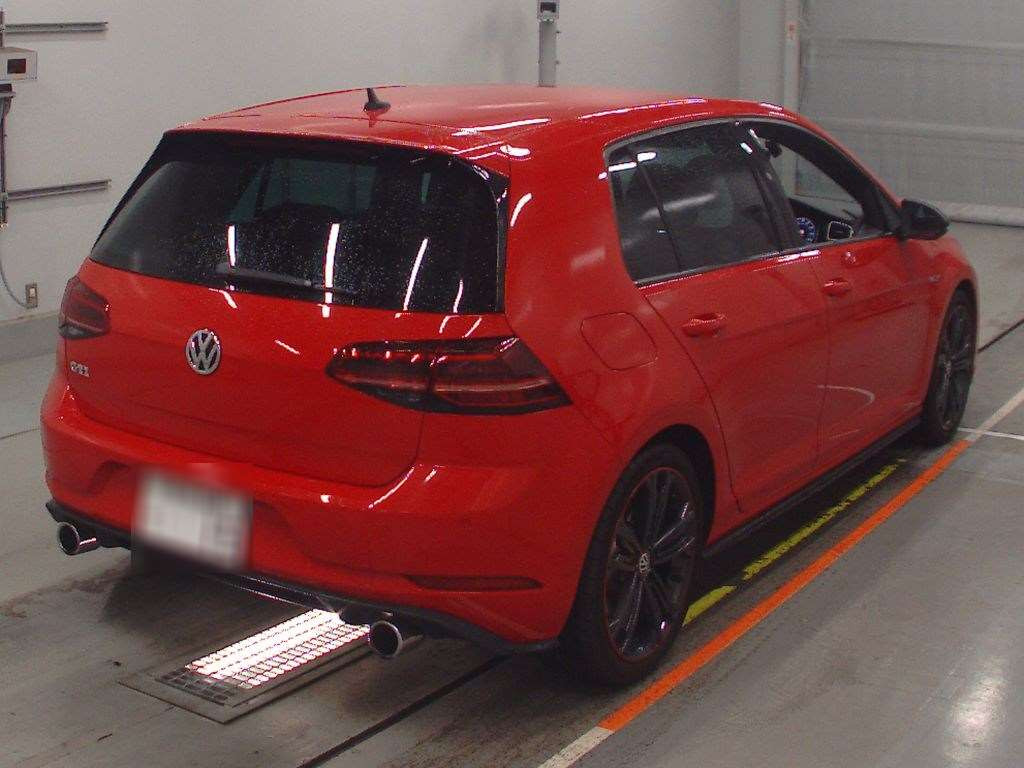 2017 Volkswagen GOLF GTI AUCHH[1]