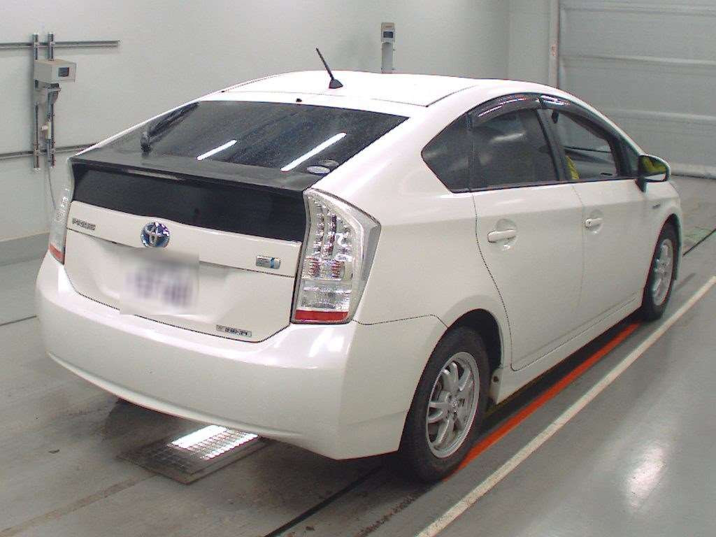 2010 Toyota Prius ZVW30[1]