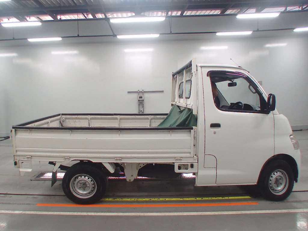 2015 Toyota Liteace Truck S402U[2]