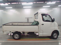 2015 Toyota Liteace Truck