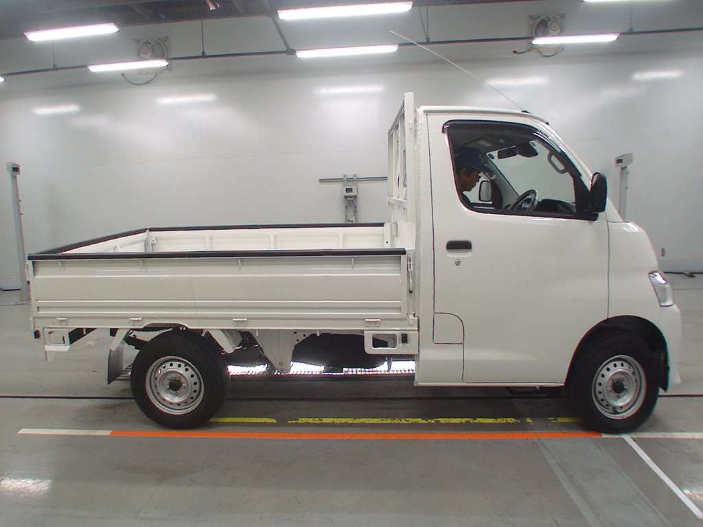 2021 Daihatsu Gran Max Truck S403P[2]