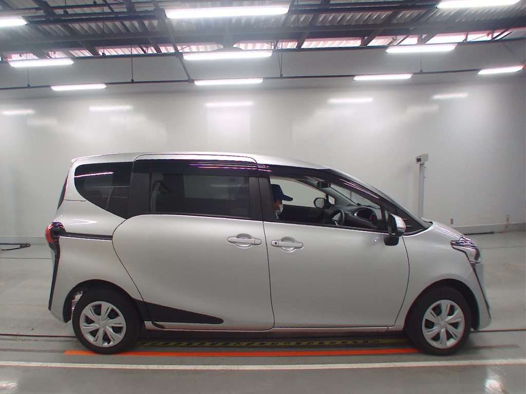 2019 Toyota Sienta NCP175G[2]