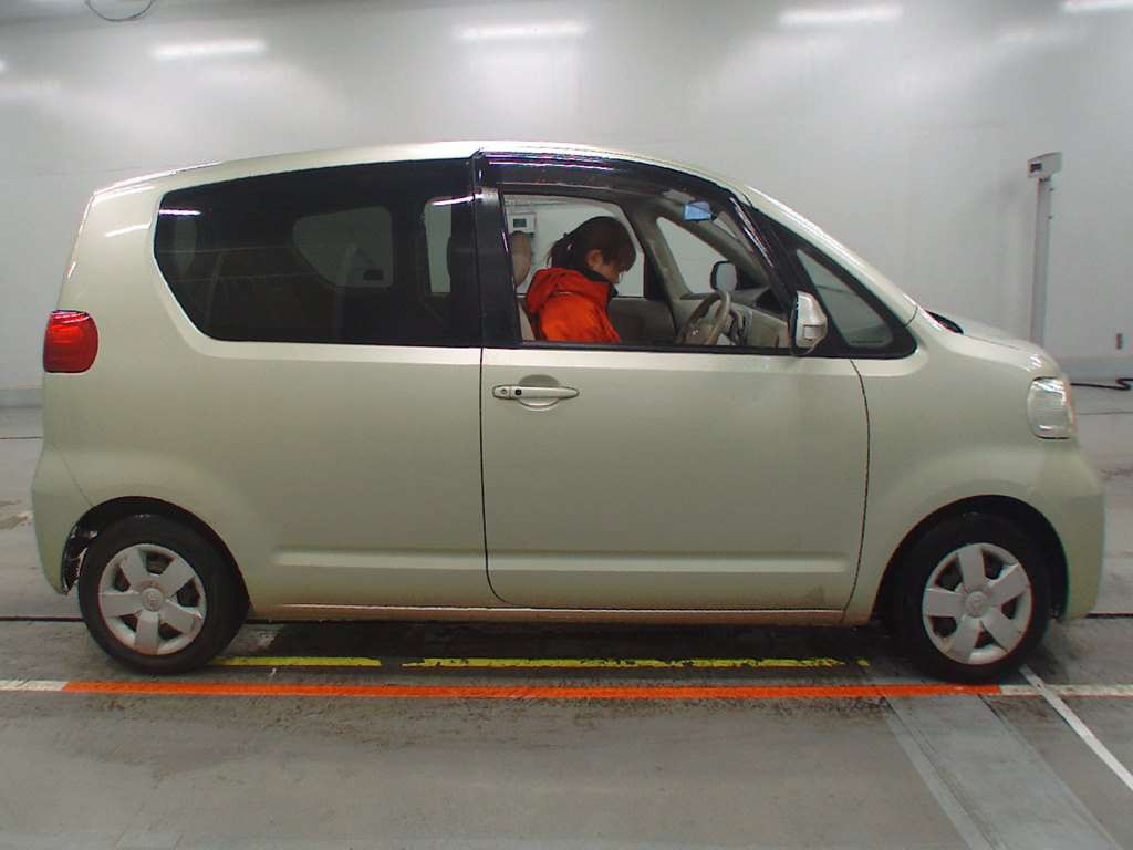 2008 Toyota Porte NNP10[2]