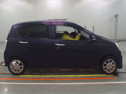 2013 Daihatsu Mira es