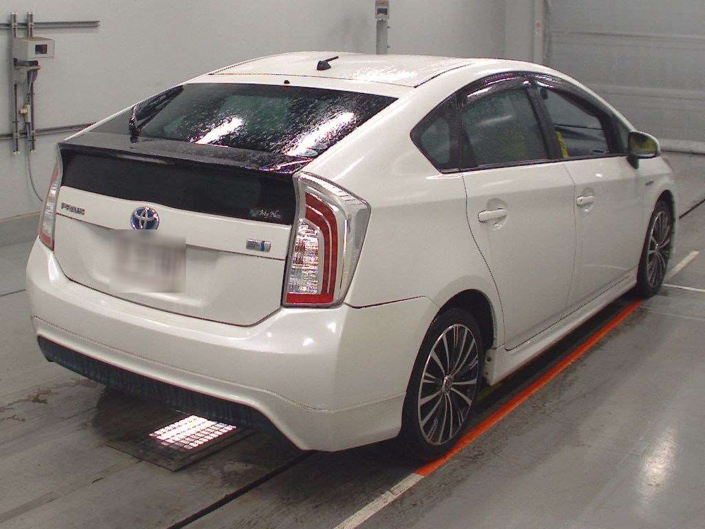 2012 Toyota Prius ZVW30[1]