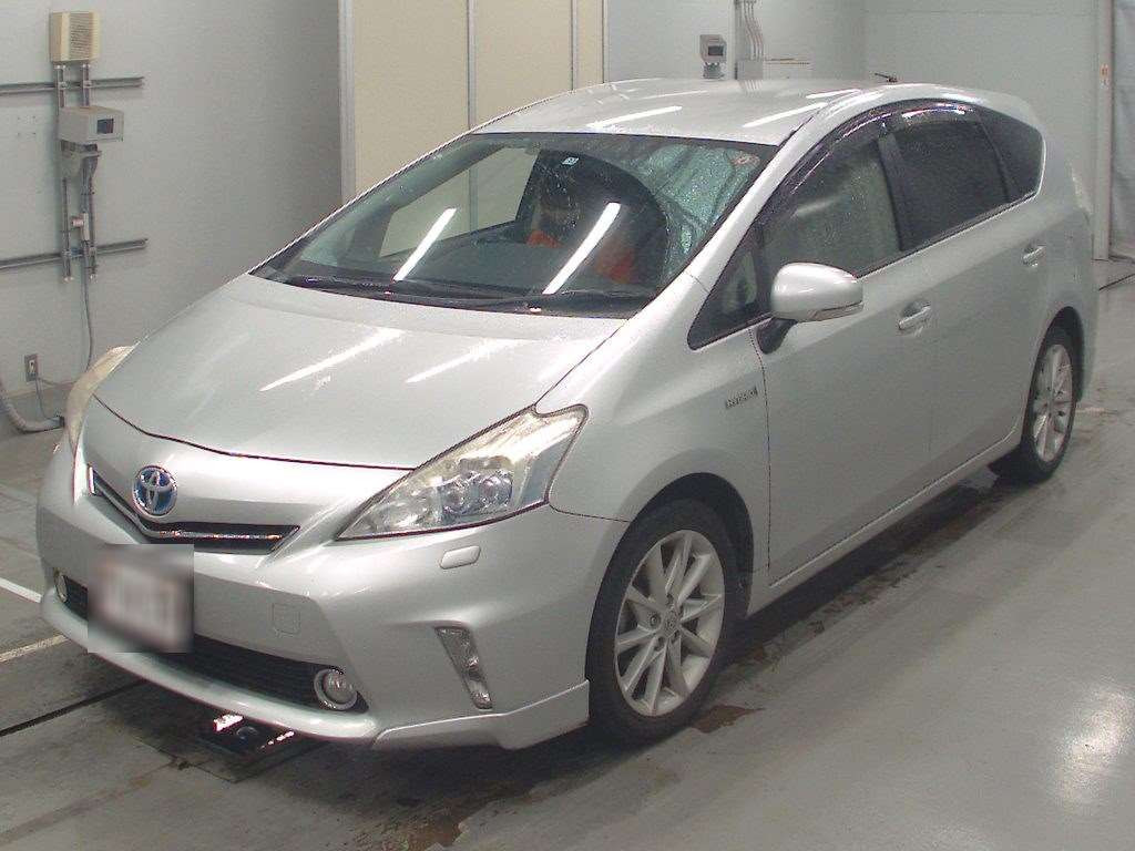 2011 Toyota Prius alpha ZVW41W[0]