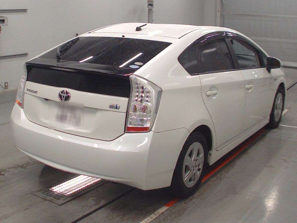 2010 Toyota Prius ZVW30[1]