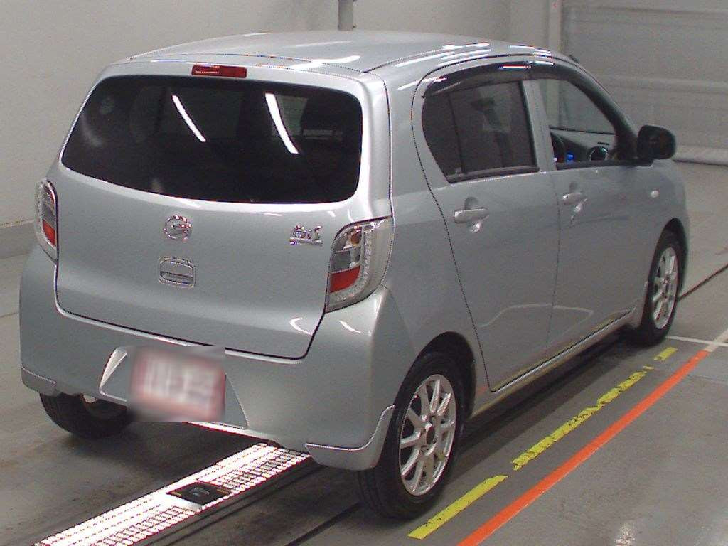 2015 Daihatsu Mira es LA300S[1]