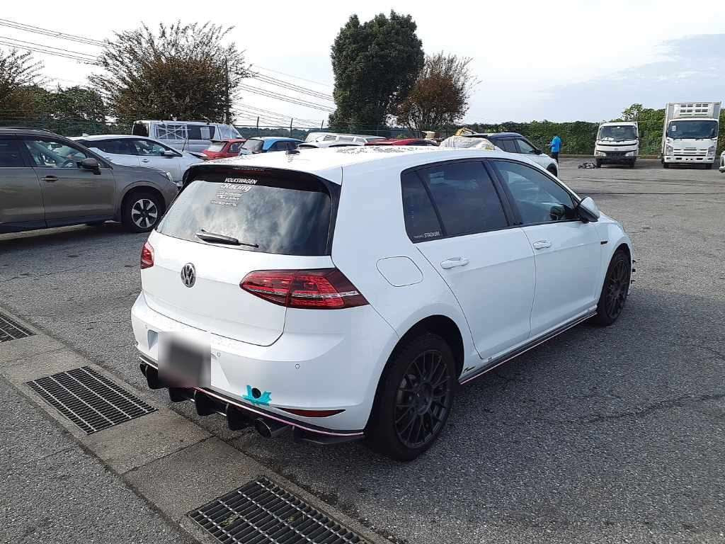 2014 Volkswagen Golf AUCHH[1]