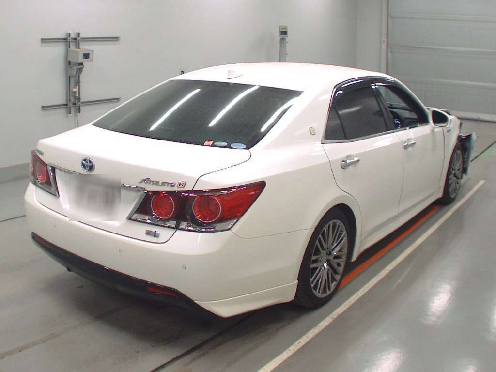 2017 Toyota Crown Hybrid AWS210[1]