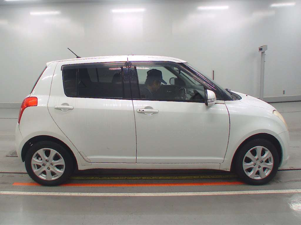 2010 Suzuki Swift ZD11S[2]