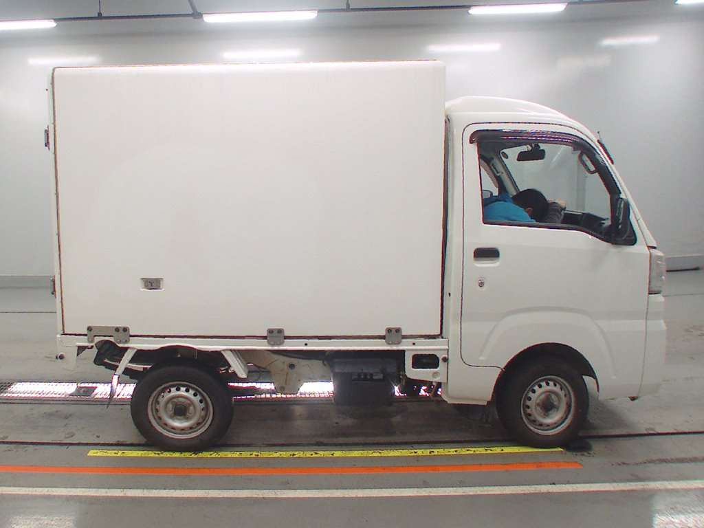 2017 Daihatsu Hijet Truck S510P[2]