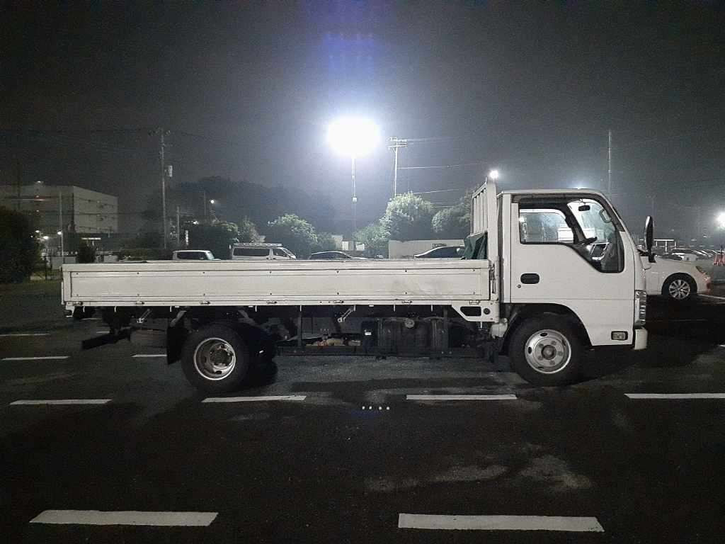 2015 Isuzu Elf Truck NKR85AR[2]