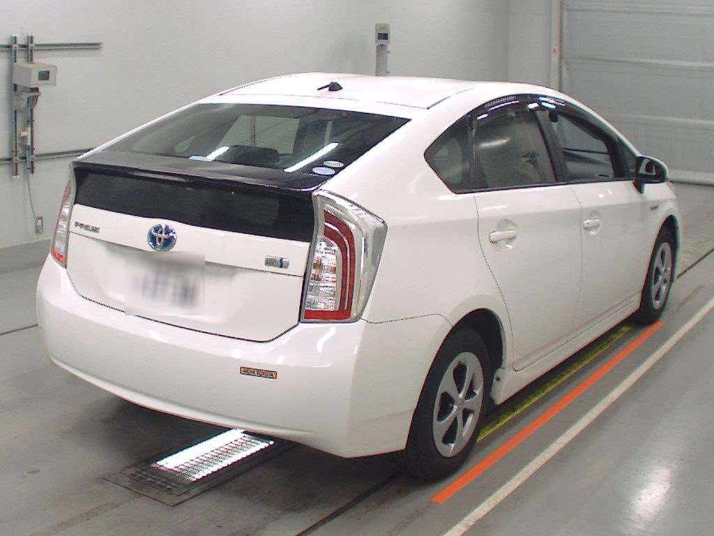 2015 Toyota Prius ZVW30[1]