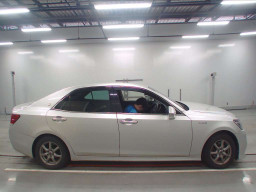 2015 Toyota Crown Hybrid