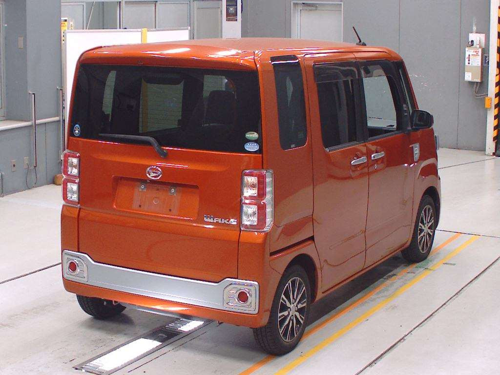 2015 Daihatsu Wake LA700S[1]