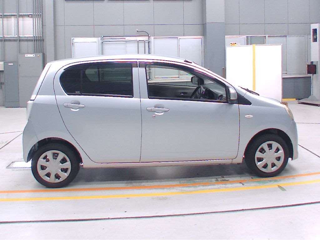 2012 Daihatsu Mira es LA300S[2]