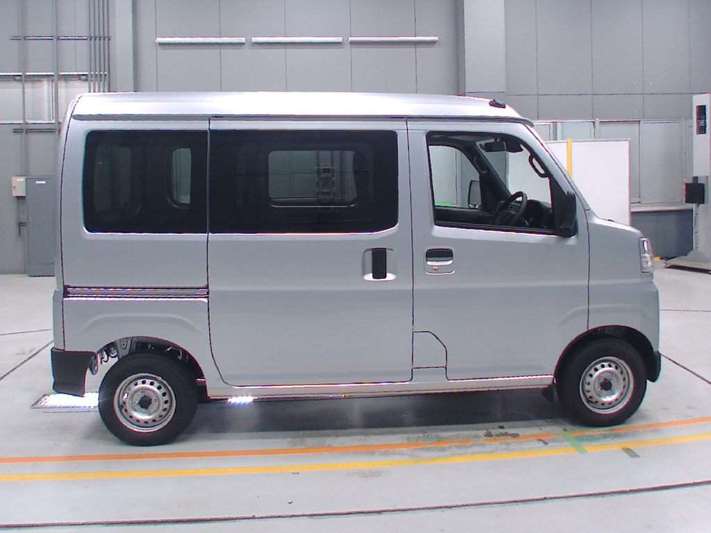 2023 Daihatsu Hijet Cargo S700V[2]