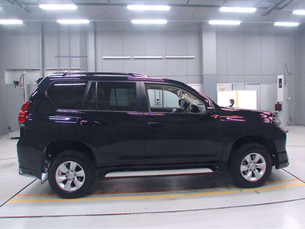 2020 Toyota Land Cruiser Prado TRJ150W[2]