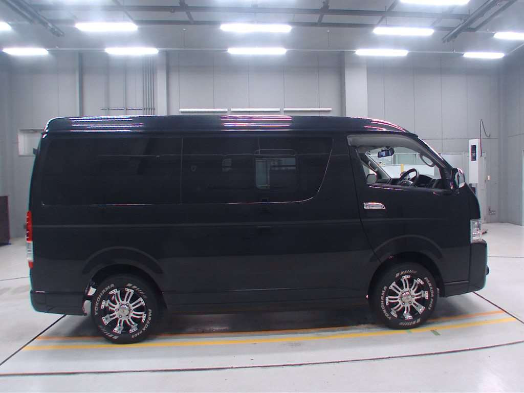 2015 Toyota Hiace Wagon TRH214W[2]