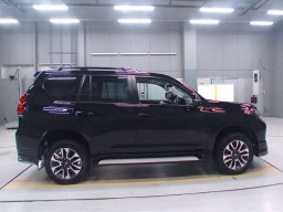 2022 Toyota Land Cruiser Prado