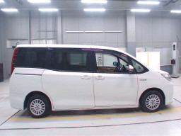 2014 Toyota Noah