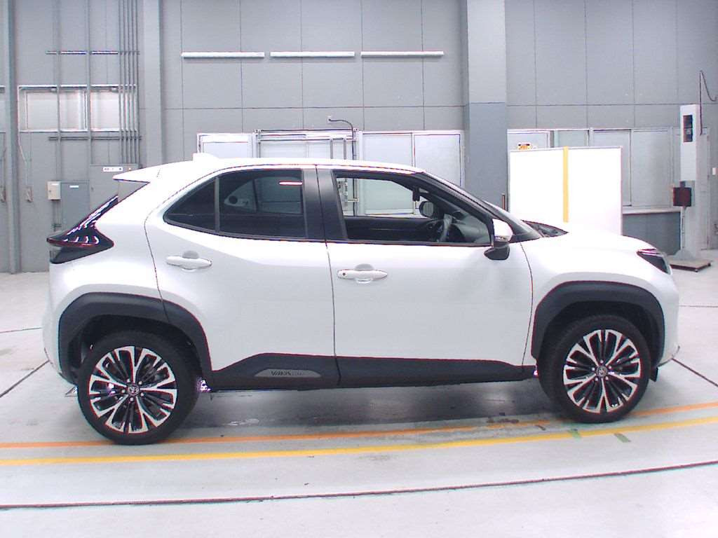 2023 Toyota YARIS CROSS MXPJ10[2]