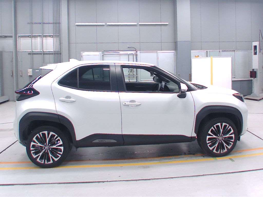 2023 Toyota YARIS CROSS MXPJ10[2]