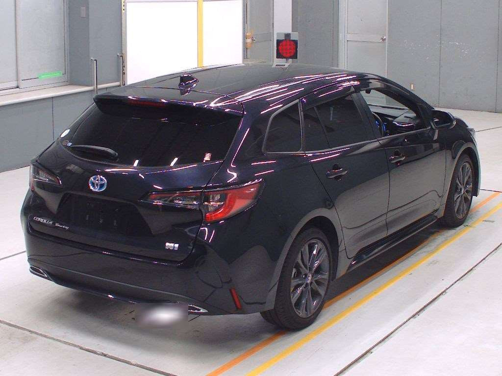 2022 Toyota Corolla Touring Wagon ZWE211W[1]