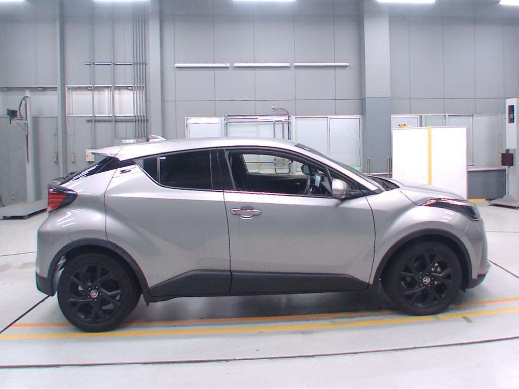 2024 Toyota C-HR NGX10[2]