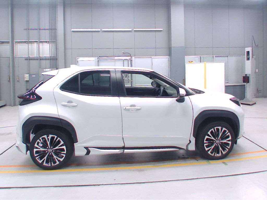 2023 Toyota YARIS CROSS MXPJ15[2]