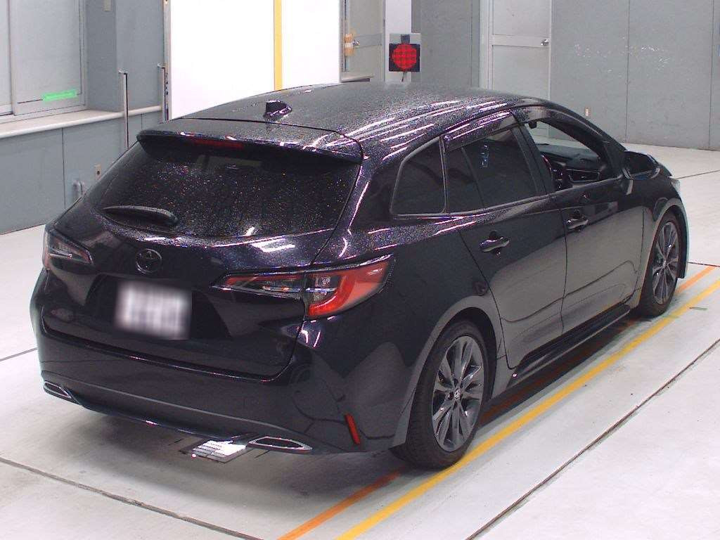 2020 Toyota Corolla Touring Wagon ZRE212W[1]