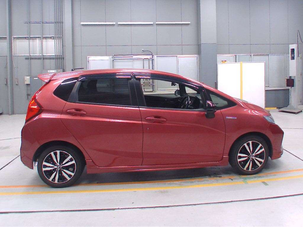 2017 Honda Fit Hybrid GP5[2]