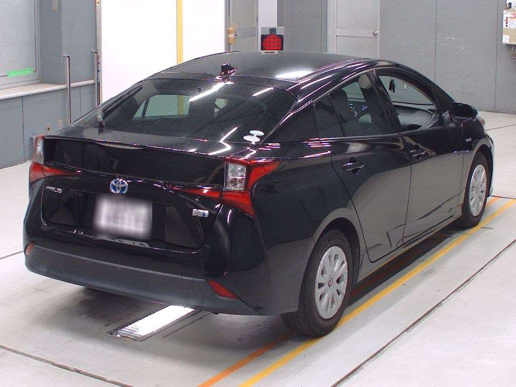 2019 Toyota Prius ZVW51[1]