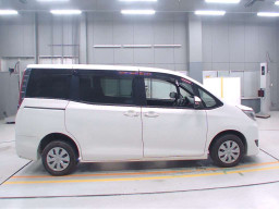 2019 Toyota Noah