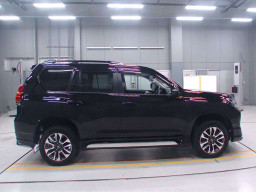 2022 Toyota Land Cruiser Prado