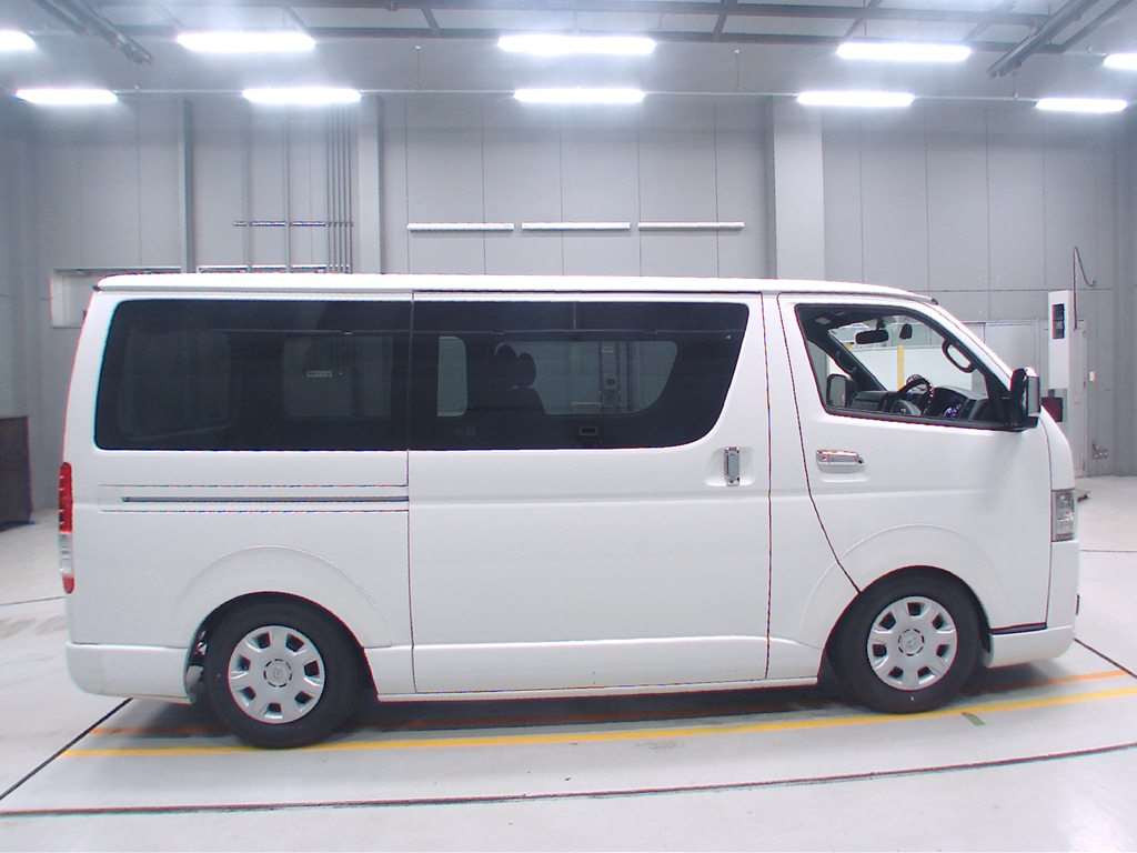 2023 Toyota Hiace Van TRH200V[2]