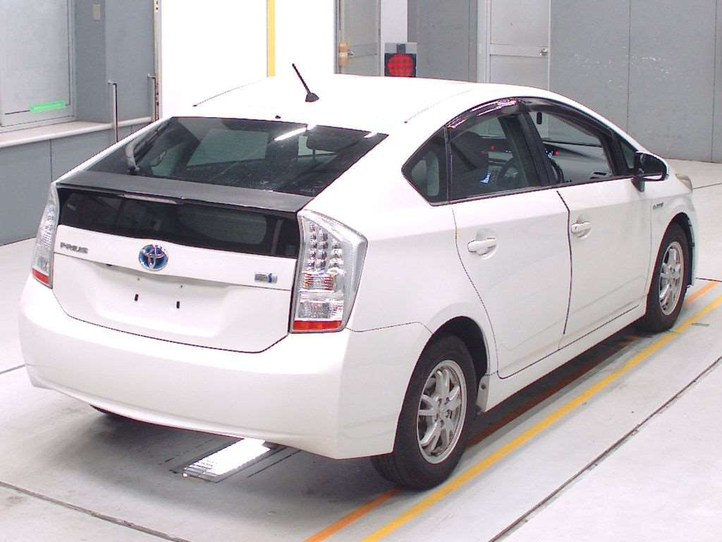 2011 Toyota Prius ZVW30[1]