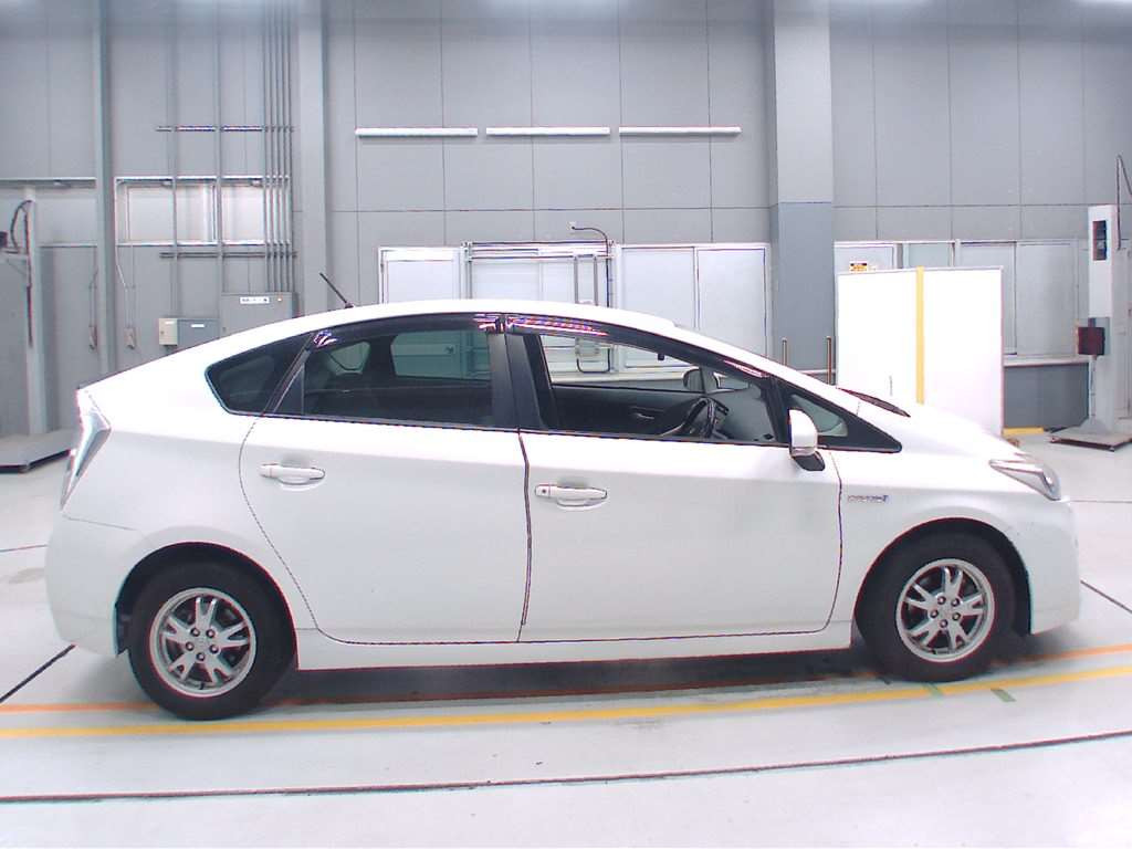 2011 Toyota Prius ZVW30[2]