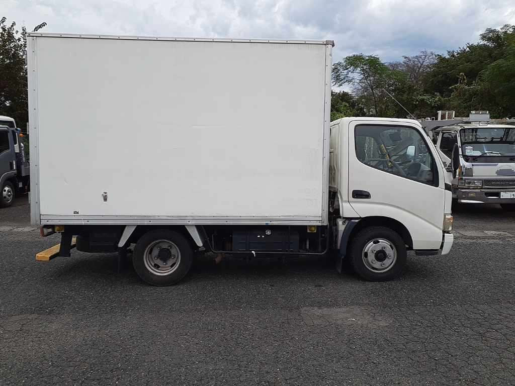 2007 Toyota Toyoace Truck XZU504[2]