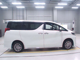 2022 Toyota Alphard Hybrid