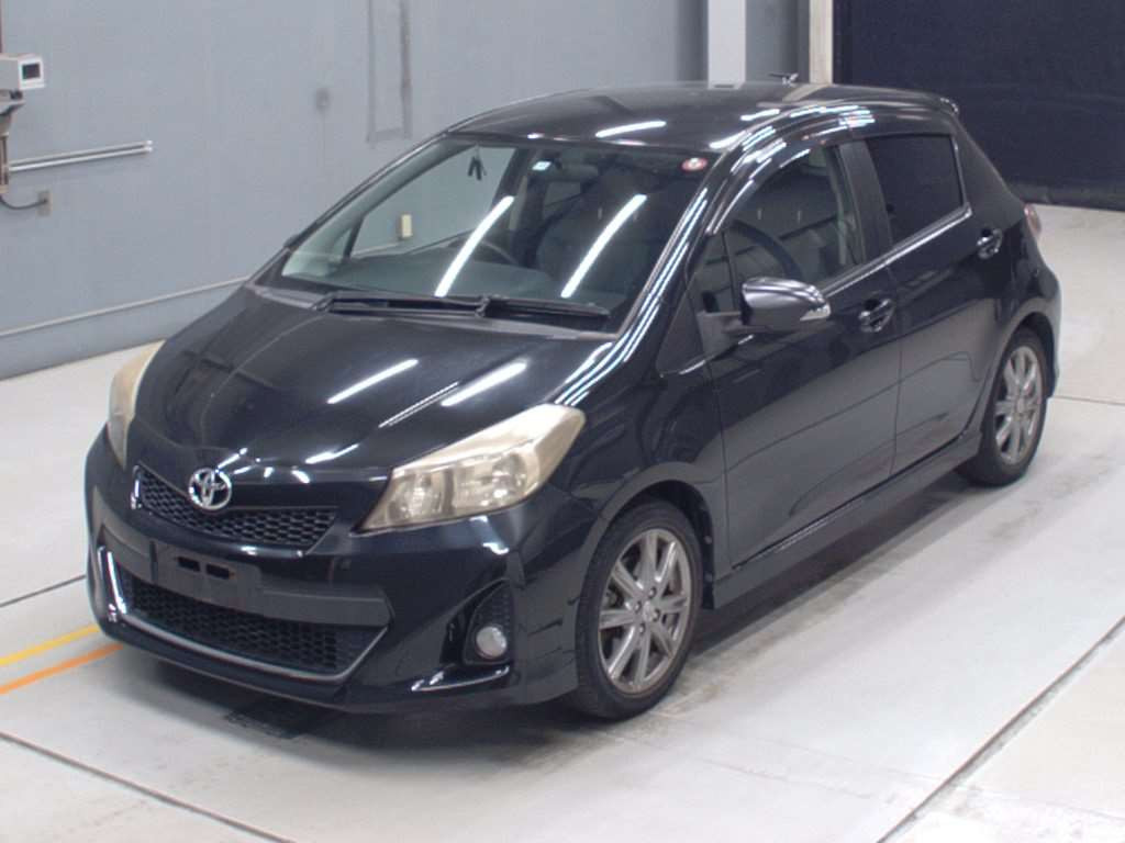 2011 Toyota Vitz NCP131[0]