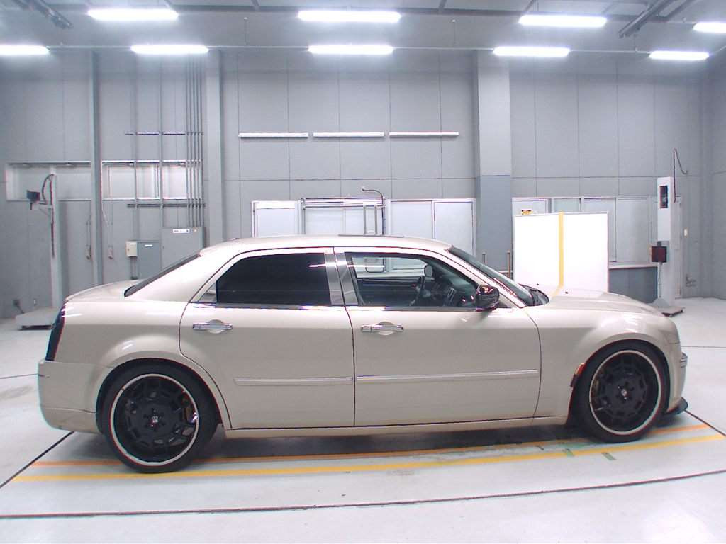 2009 Chrysler 300C -LX35-[2]