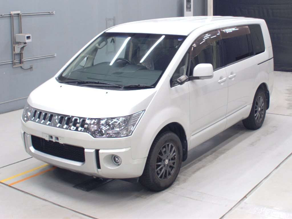 2014 Mitsubishi Delica D5 CV2W[0]