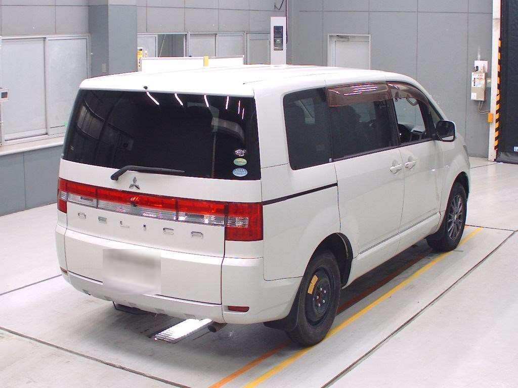 2014 Mitsubishi Delica D5 CV2W[1]