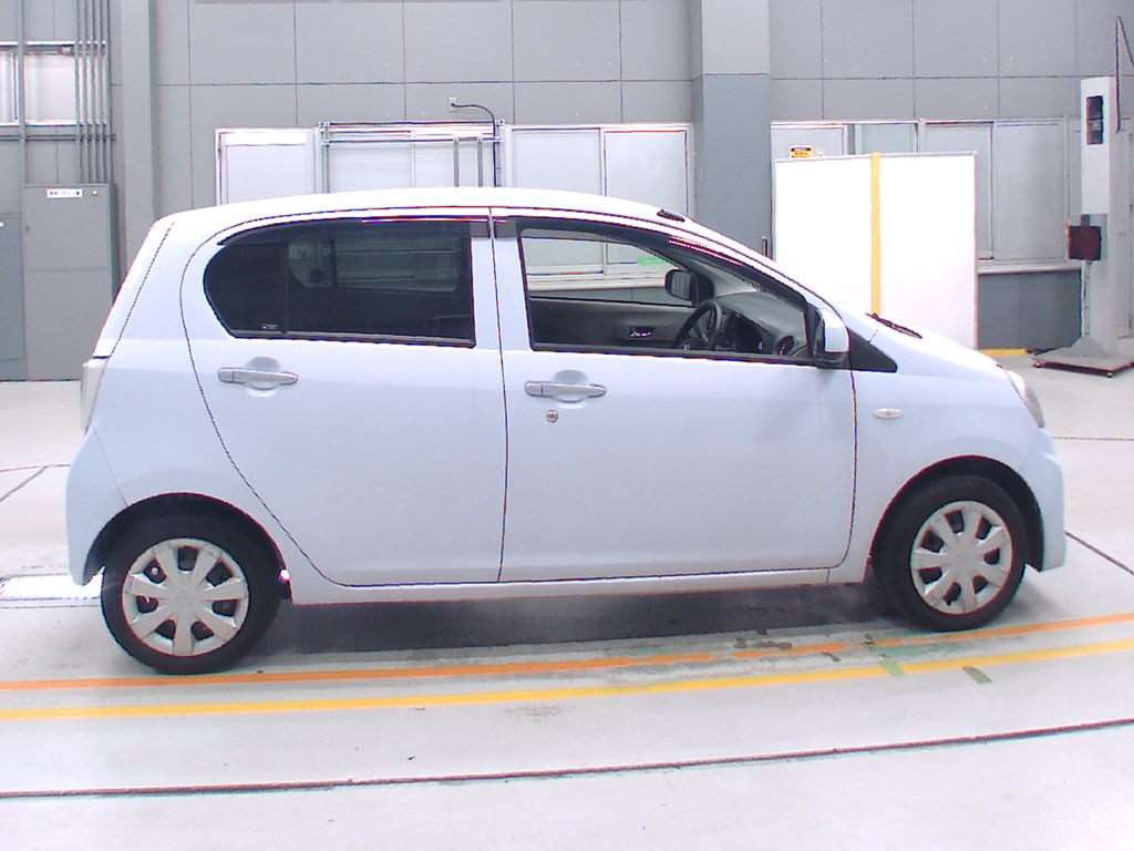 2014 Daihatsu Mira es LA310S[2]