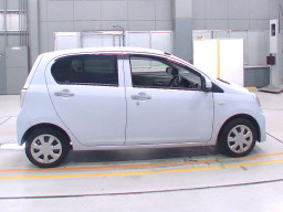 2014 Daihatsu Mira es